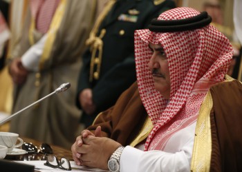 مستشار ملك البحرين يهاجم قطر: اعتدنا منها على المؤامرات