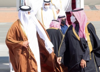 بالأحضان.. بن سلمان يستقبل أمير قطر قبيل قمة المصالحة (فيديو)