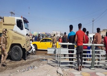 محتجون عراقيون يرشقون الكاظمي بالحجارة خلال زيارته الناصرية لافتتاح مشاريع