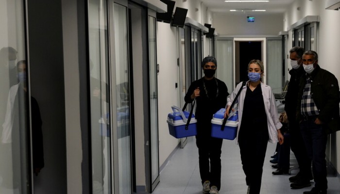 السلطات التركية تكثف حملات التطعيم ضد كورونا