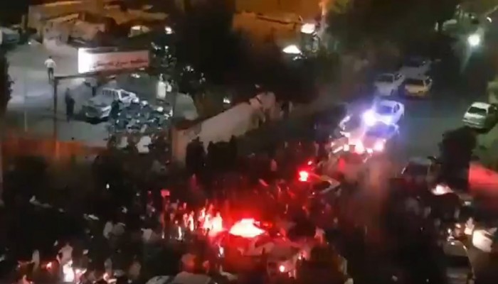 تواصل الاحتجاجات في إيران على انقطاع الكهرباء.. وروحاني يأمر بالتحقيق في الأزمة