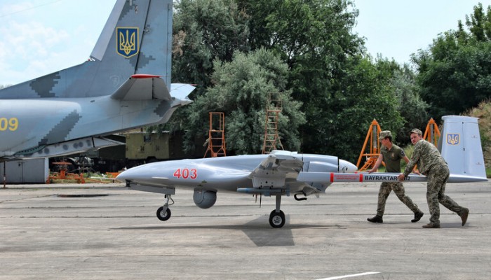 أوكرانيا تتسلم أول طائرة مسيرة تركية الصنع