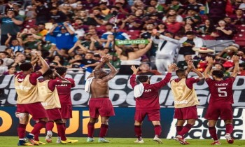 منتخب قطر يبلغ نصف نهائي كونكاكاف بفوز مثير على السلفادور (فيديو)