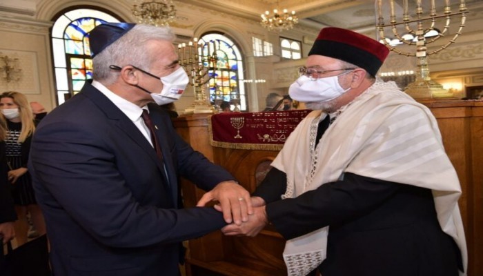 يهود يتوجهون بالدعاء لعاهل المغرب بحضور وزير خارجية إسرائيل (فيديو)