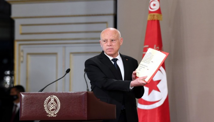 أحزاب تونسية تعتبر تمديد قرارات سعيد استكمالا للانقلاب
