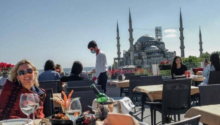 في تركيا.. فنادق تحظر تسكين مجموعات الرجال