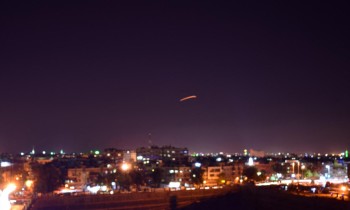 سوريا.. طائرات مجهولة تستهدف قاعدة لفصائل إيرانية في دير الزور
