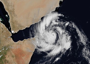 عمان تصدر تحذيرها الثالث حول إعصار شاهين.. يقترب من سواحل السلطنة