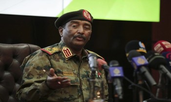 السودان.. البرهان يعفي 6 سفراء من منصبهم