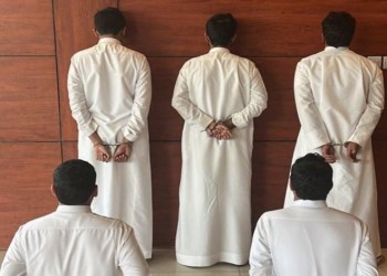 السعودية.. القبض على 5 أشخاص ظهروا في مقطع فيديو يعتدون على عاملين بمطعم