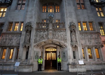 المحكمة العليا البريطانية: ليبي مقرب من معمر القذافي شارك بمقتل شرطية في لندن