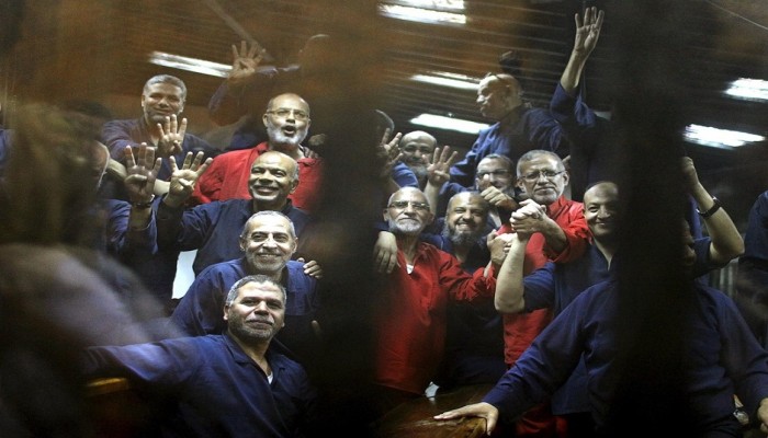 رغم وفاتهما.. مصر تدرج عاكف والعريان مع قيادات أخرى للإخوان على قوائم الإرهاب