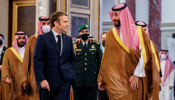 مبادرة فرنسية سعودية لمعالجة الأزمة بين الرياض وبيروت