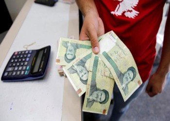 تراجع قياسي للريال الإيراني أمام الدولار