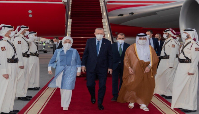 أردوغان يصل إلى قطر في زيارة تستمر ليومين