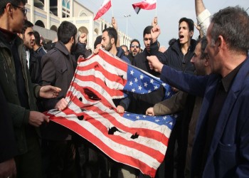 العين بالعين... إيران تفرض عقوبات على أمريكيين