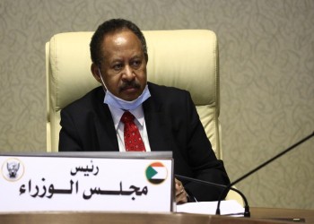 رويترز: حمدوك في معضلة.. وحلها في استقلاله عمليا عن الجيش السوداني
