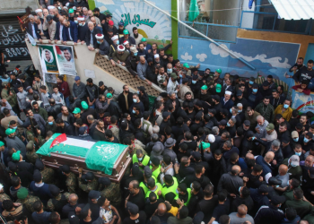 مقتل 4 من حماس في إطلاق نار على جنازة بمخيم في لبنان (فيديو وصور)
