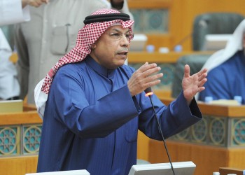 نوبة قلبية تخرج وزير الدفاع الكويتي الأسبق خالد الجراح من محبسه