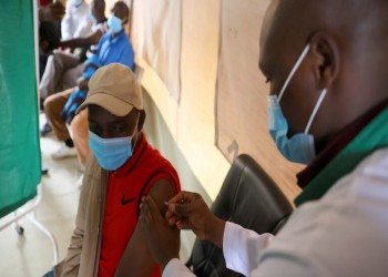 الصحة العالمية تؤكد عجز إفريقيا عن تطعيم 70% من سكانها قبل 2024