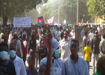 السودان.. الأمن يفض اعتصام القصر الجمهوري الرافض لاتفاق حمدوك والبرهان