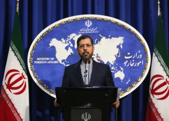 طهران تعلن عن "لقاء مجاملة عابر" بين وزيري خارجية إيران والسعودية