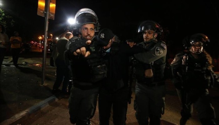 الشرطة الإسرائيلية تعتدي على متضامنين مع سكان الشيخ جراح