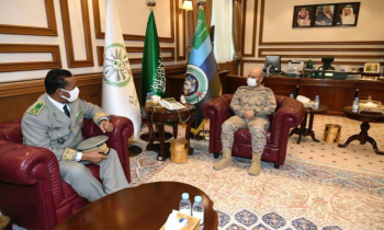 قائدا الجيشين السعودي والموريتاني يناقشان العلاقات الثنائية (صور)