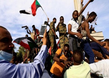 الأمن السوداني يغلق طرقا بالخرطوم تحسبا لخروج مظاهرات