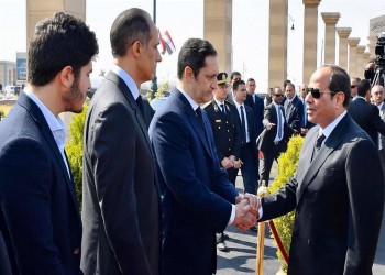 علاء مبارك يرد على السيسي: مصر ليست "كُهنة"