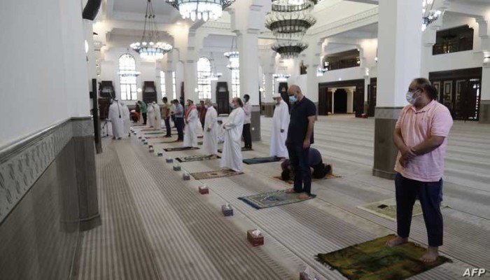قطر تمنع غير الملقحين ضد كورونا من دخول المساجد