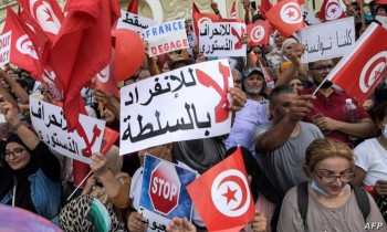 النهضة التونسية تتحدى الحظر وتعلن المشاركة باحتجاجات الجمعة