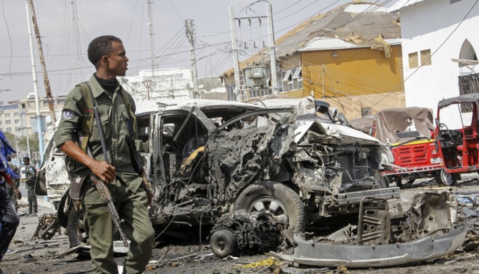 إصابة المتحدث باسم الحكومة الصومالية في تفجير انتحاري بالعاصمة مقديشو
