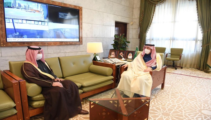 أمير الرياض يستقبل سفير قطر لدى السعودية.. ماذا بحثا؟
