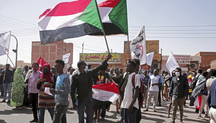 السودان.. العصيان المدني والضغط الأمريكي يدفعان البرهان للتحقيق بقتل المتظاهرين