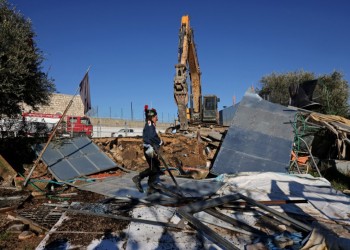 الاحتلال الإسرائيلي يدمر منزل عائلة فلسطينية في حي الشيخ جراح