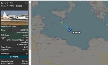 طائرة أمريكية تهبط في بنغازي الليبية وتغادرها بعد ساعة (صورة)