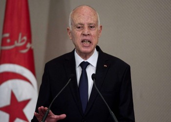 قيس سعيد يبدأ الانقلاب على قضاة تونس بإيقاف امتيازات مالية