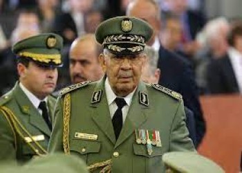الجزائر.. صدمة شعبية وارتباك بالجيش بعد تسريبات الضابط بونويرة