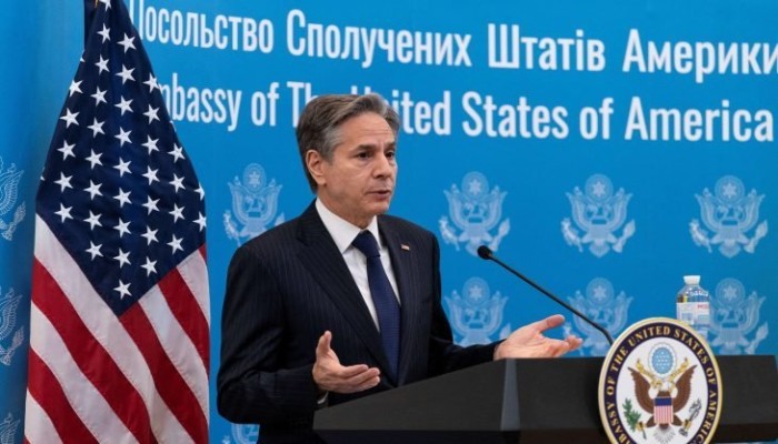 أمريكا توجه أفراد أسر موظفي سفارتها في أوكرانيا بالمغادرة