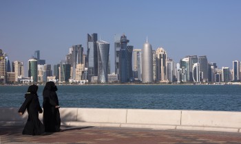 قطر تحدد الحد الأقصى لتكلفة العمالة المنزلية