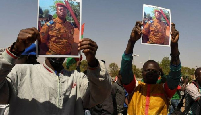 لم يحدد موعدا.. قائد انقلاب بوركينا فاسو يتعهد بالعودة للنظام الدستوري