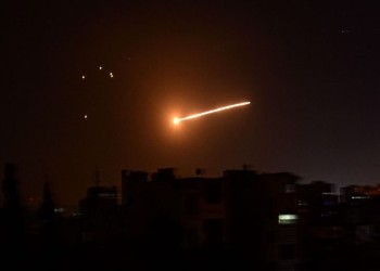 الدفاعات السورية تتصدى لقصف إسرائيلي في محيط دمشق