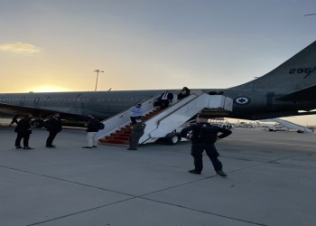 وزير الدفاع الإسرائيلي وصل البحرين على متن الطائرة التي أقلت السادات إلى تل أبيب