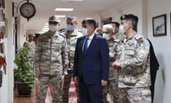 قطر وتركيا تبحثان تعزيز العلاقات العسكرية