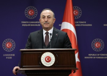 وزير الخارجية التركي يعلن إصابته بكورونا