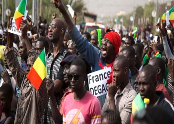 باماكو.. الآلاف يحتفلون بانسحاب فرنسا من مالي (فيديو وصور)