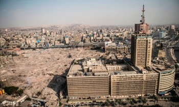 إعلامي مصري يهدد بالانتحار أمام مبنى ماسبيرو.. لماذا؟
