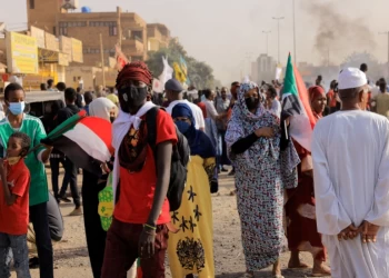 مليونية الآباء والأمهات.. آلاف السودانيين يواصلون التظاهر للمطالبة بالحكم المدني