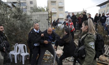 محكمة إسرائيلية تجمد مؤقتا قرار طرد عائلات فلسطينية من حي الشيخ جراح